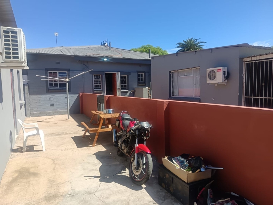 4 Bedroom Property for Sale in Herlear Northern Cape